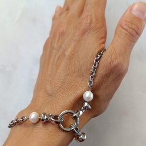 Finger Bracelet With Pearls - Silver and White