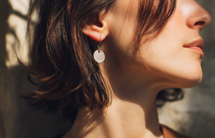Best Earrings for Sensitive Ears: Materials That Don’t Irritate