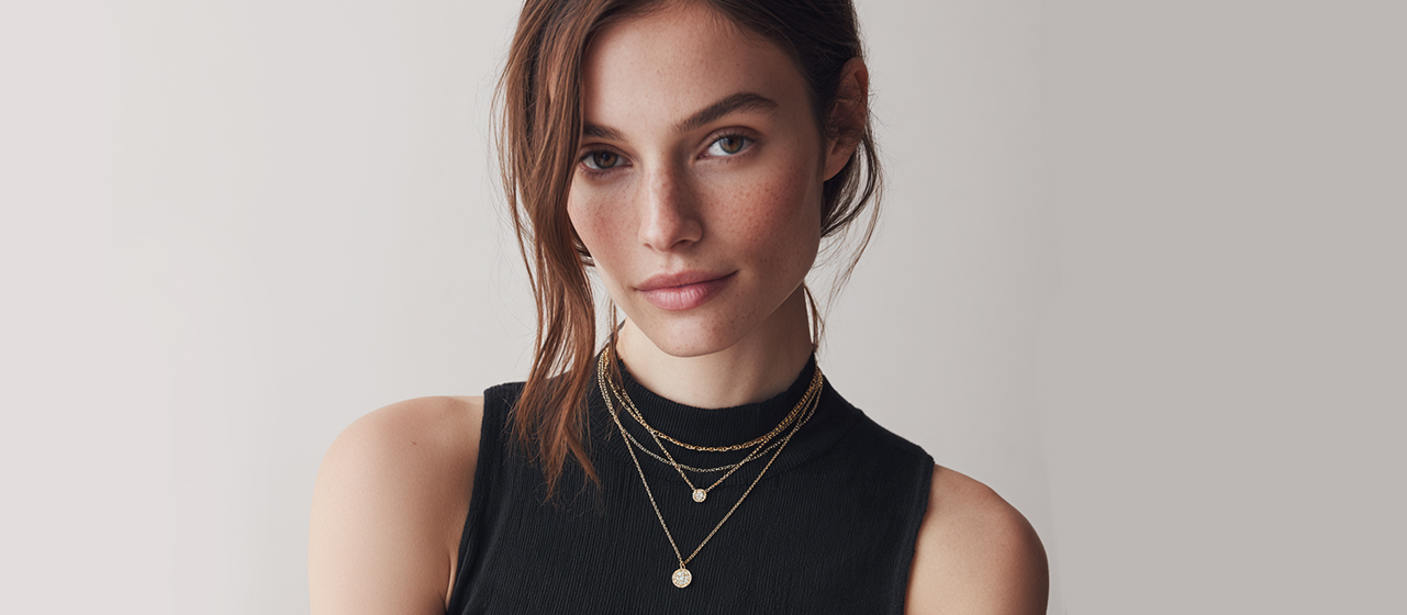 How to Layer Jewelry Like a Fashion Expert