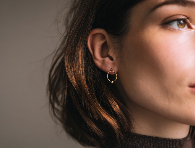 Minimalist Earrings: Elegant Pieces for Everyday Wear